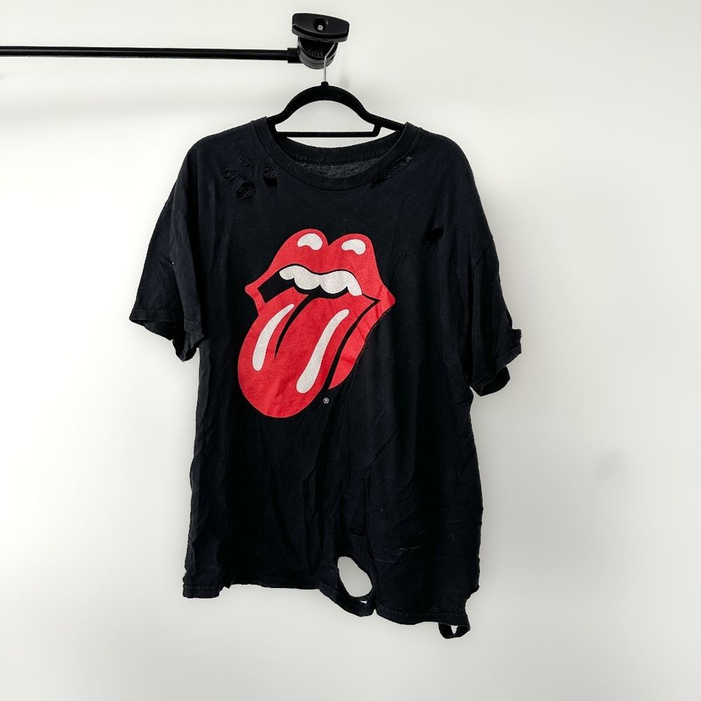 DISTRESSED ROLLING STONES BAND T-SHIRT